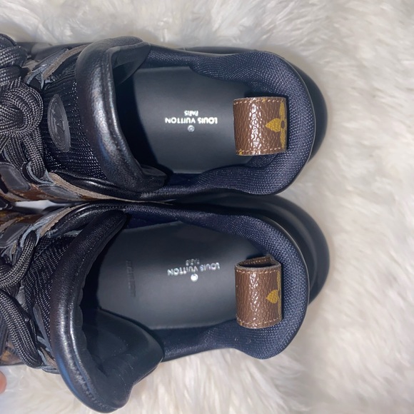Luis Vuitton LV ARCHLIGHT SNEAKER - Picture 2 of 7